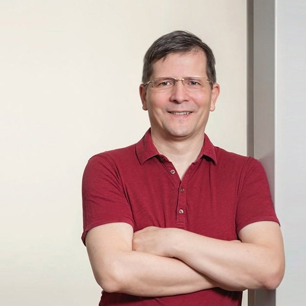 Ron Kuleßa, zertifizierter Lehrer für Cranio-Sacral-Therapie, berät zu Voraussetzungen und Anerkennung